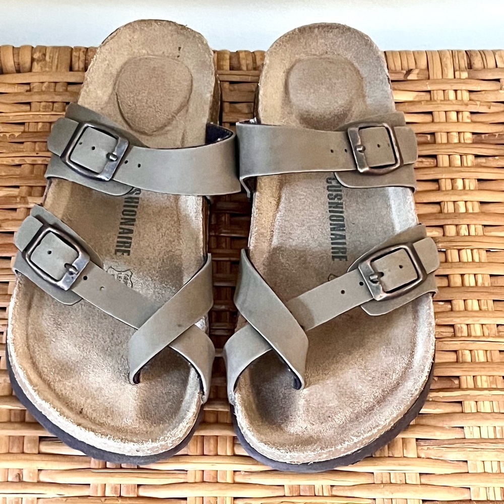 CUSHIONAIRE Kid's Luna JR Cork Footbed Sandal kids size 3 brown/tan